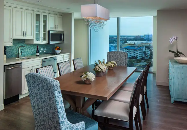 Image for room S2KQGF - suite dining area_575005_high.webp